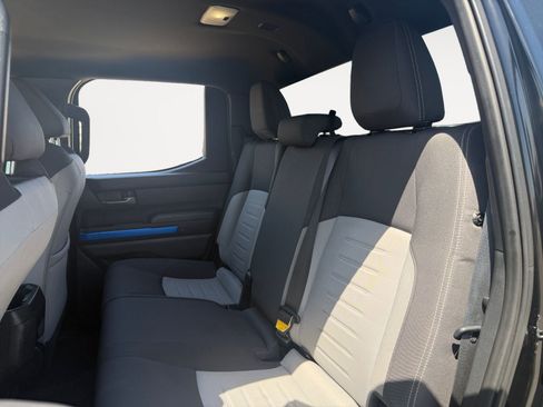 Certified 2025 Toyota Tacoma TRD Off-Road image 13