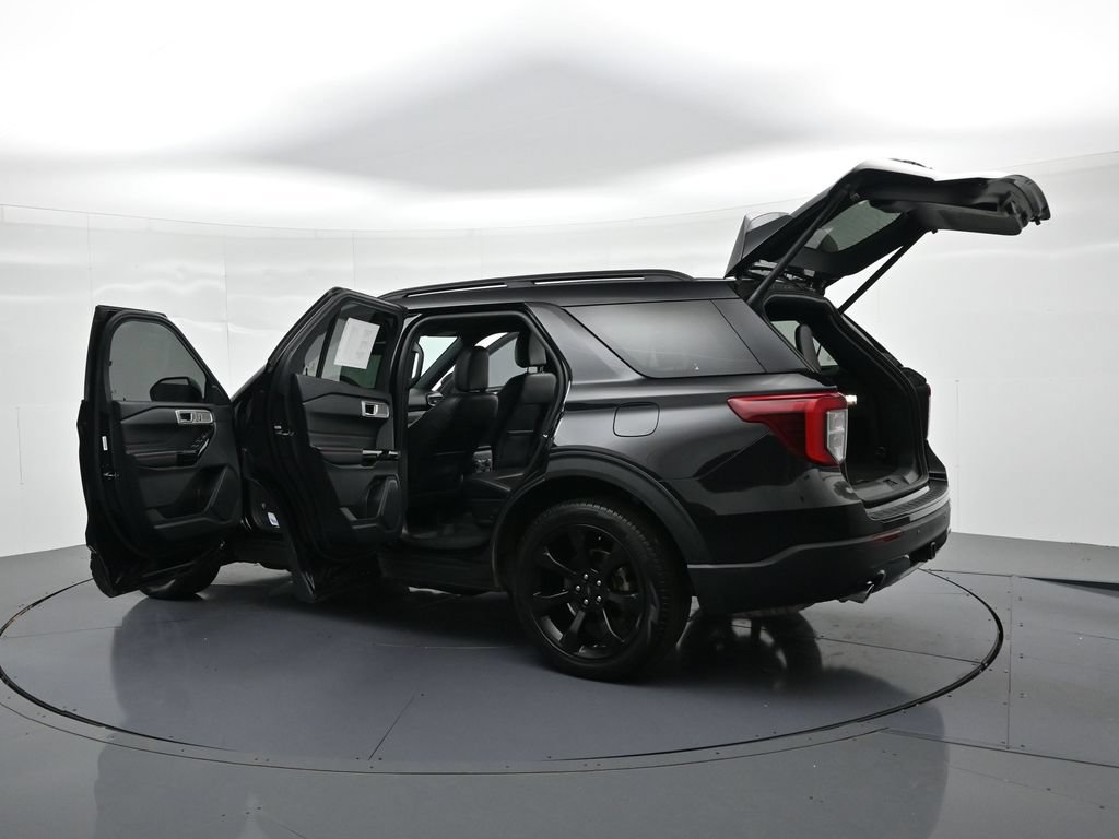 Used 2023 Ford Explorer ST-Line w/ Class IV Trailer Tow Package AWD/4WD image 24