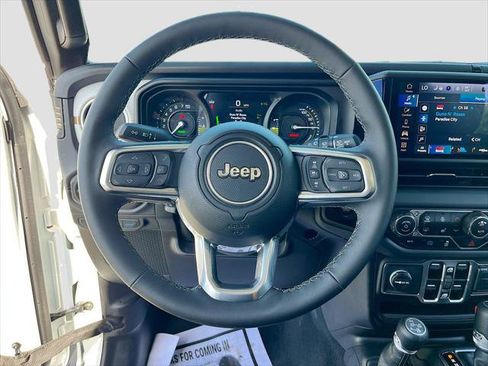 Certified 2025 Jeep Wrangler Unlimited Sahara AWD/4WD image 11