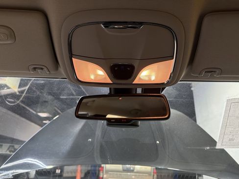 Used 2015 Jeep Cherokee Limited image 21