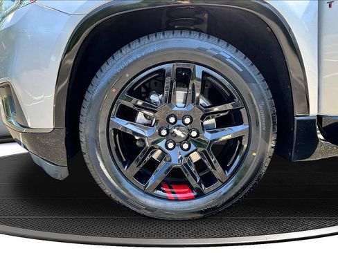 Used 2019 Chevrolet Traverse Premier w/ Redline Edition AWD/4WD image 35
