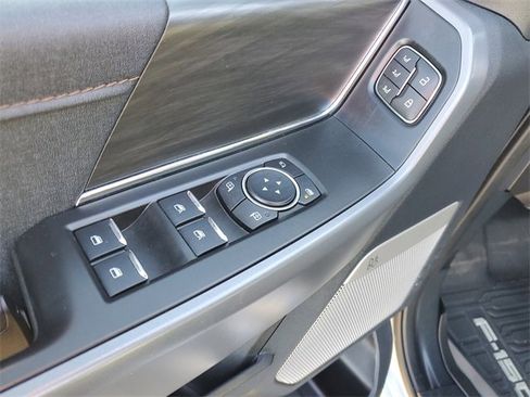 Used 2025 Ford F150 Lariat w/ Equipment Group 501A Mid image 9