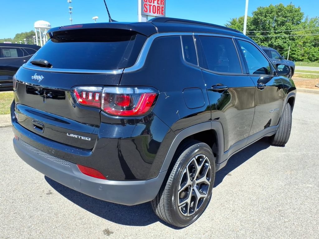 Used 2025 Jeep Compass Limited AWD/4WD image 14