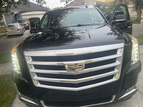 Used 2016 Cadillac Escalade ESV Luxury RWD image 14