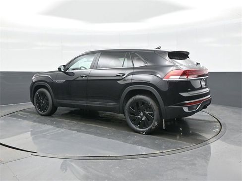 New 2026 Volkswagen Atlas Cross Sport SE image 5