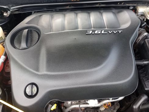 Used 2013 Chrysler 200 LX FWD image 26