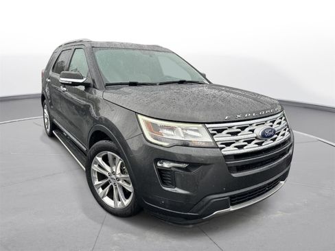 Used 2019 Ford Explorer XLT w/ Equipment Group 201A image 4