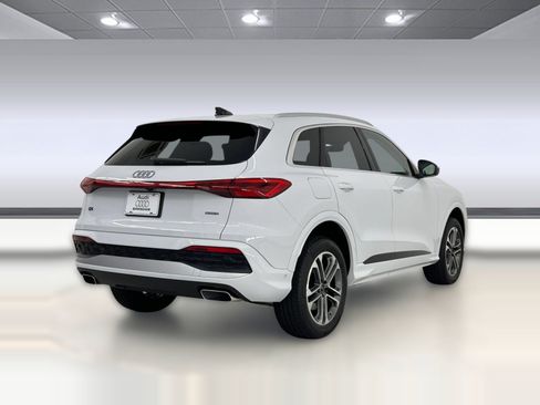 Used 2025 Audi Q5 Premium w/ Convenience Package AWD/4WD image 9