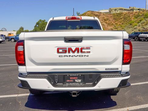 Used 2025 GMC Canyon Elevation w/ Convenience Package image 14