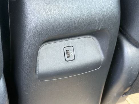 Used 2025 Nissan Sentra SR FWD image 12