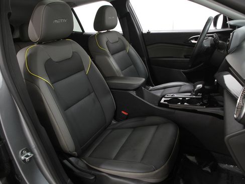 Certified 2024 Chevrolet Trax ACTIV w/ Sunroof Package image 15