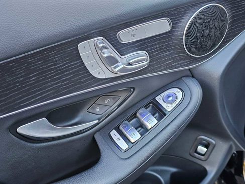 Used 2022 Mercedes-Benz GLC 300 GLC 300 image 23