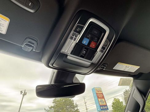 New 2026 RAM 1500 4x4 Crew Cab image 26