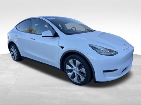 Used 2021 Tesla Model Y Long Range AWD/4WD image 3