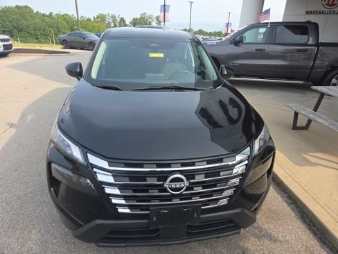 Used 2024 Nissan Rogue SV AWD/4WD image 2