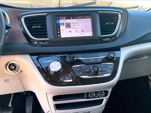 Certified 2023 Chrysler Voyager LX image 30