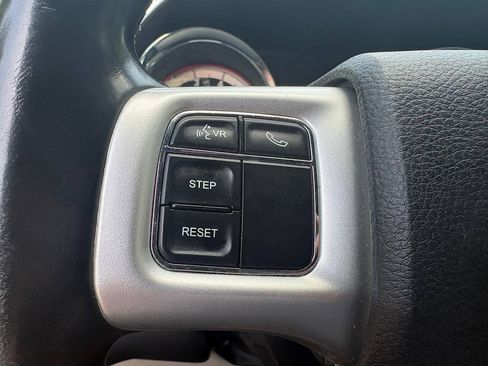 Used 2018 Dodge Grand Caravan SXT FWD image 18
