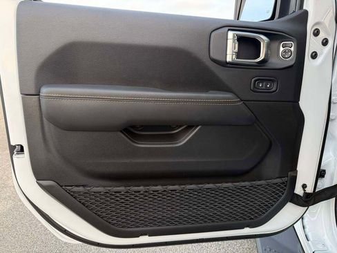 New 2026 Jeep Gladiator Sport image 21