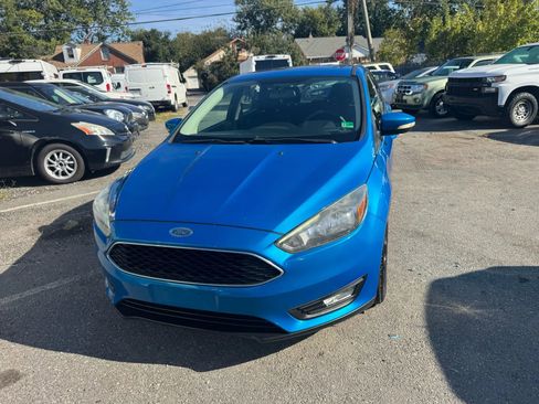 Used 2017 Ford Focus SEL image 3