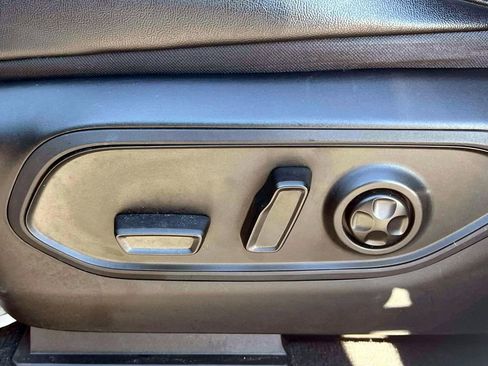 Certified 2023 Jeep Grand Cherokee Limited image 18