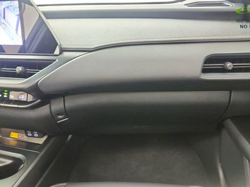 Used 2025 Lexus UX 300h FWD image 36