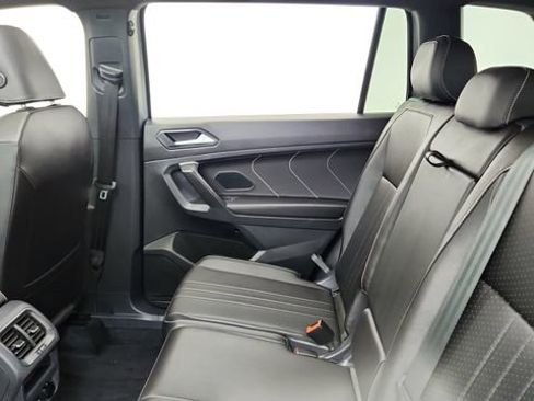 Used 2023 Volkswagen Tiguan SE R-Line image 32