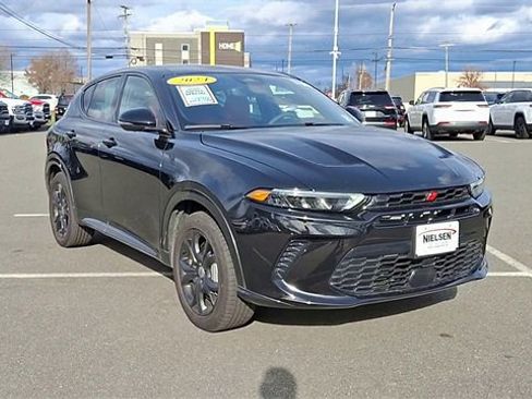 Used 2024 Dodge Hornet R/T Plus w/ R/T Blacktop Package image 2