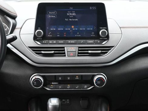 Used 2019 Nissan Altima 2.5 SR FWD image 14