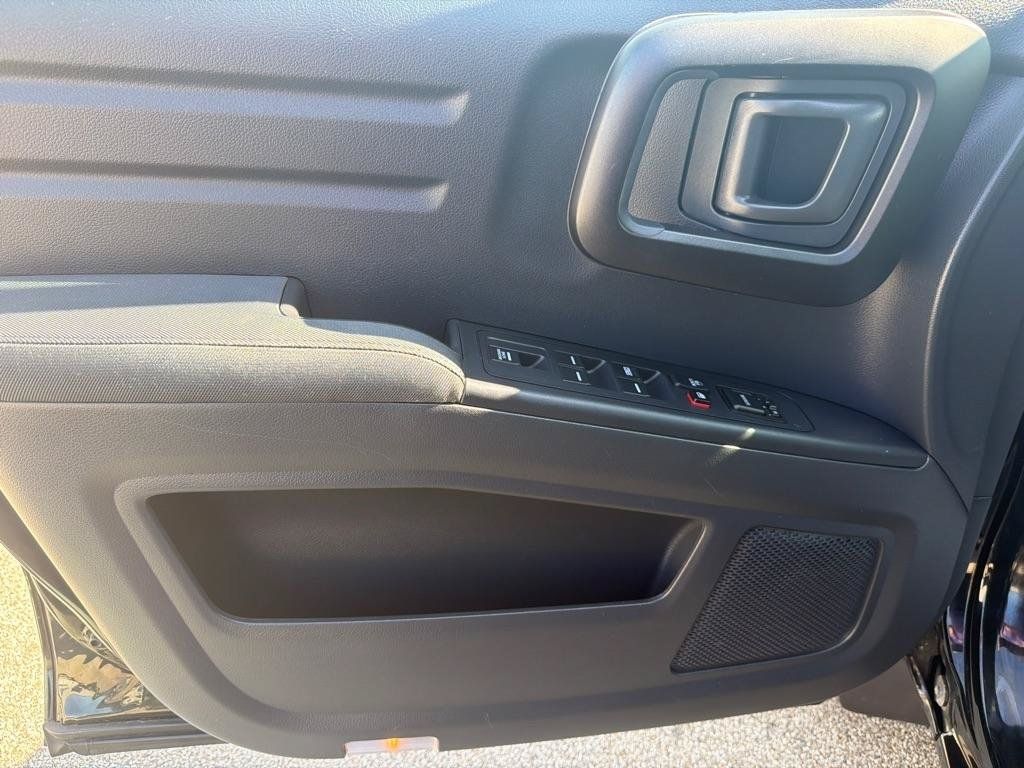 Used 2014 Honda Ridgeline Sport image 15