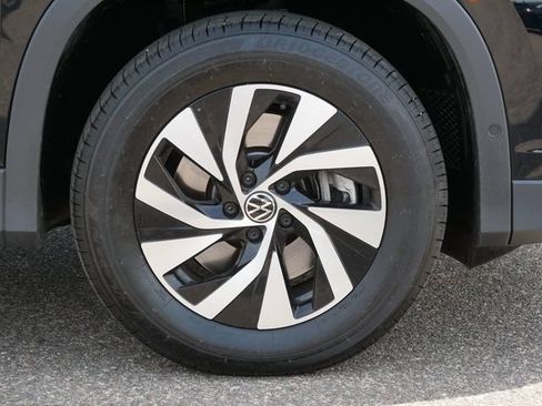 Certified 2025 Volkswagen Tiguan S AWD/4WD image 9