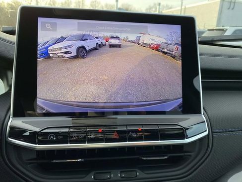 New 2026 Jeep Compass Limited image 10