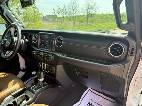 Used 2021 Jeep Wrangler Unlimited Sahara AWD/4WD image 23