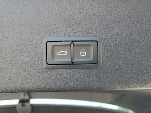 Used 2024 Audi Q8 e-tron Premium AWD/4WD image 9