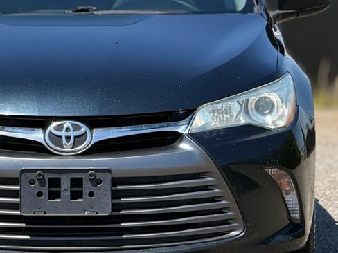 Used 2016 Toyota Camry LE FWD image 12