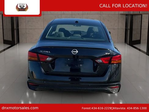 Used 2024 Nissan Altima 2.5 SV image 4