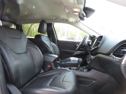 Used 2019 Jeep Cherokee Limited AWD/4WD image 13