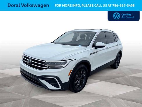 Certified 2024 Volkswagen Tiguan SE w/ Panoramic Sunroof Package image 1