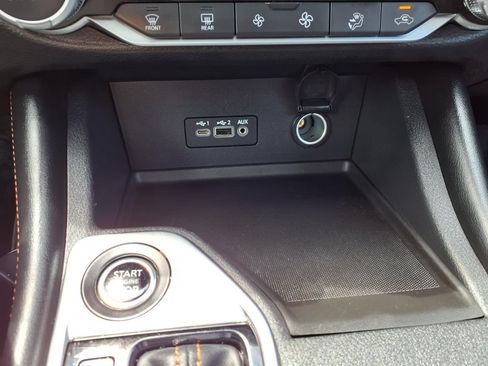 Used 2023 Nissan Sentra SR w/ SR Premium Package FWD image 9