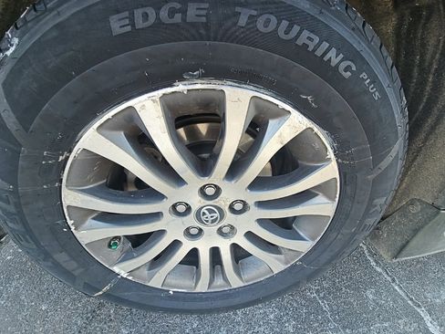 Used 2020 Toyota Sienna XLE image 9