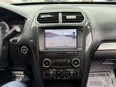 Used 2019 Ford Explorer XLT w/ Equipment Group 201A AWD/4WD image 15