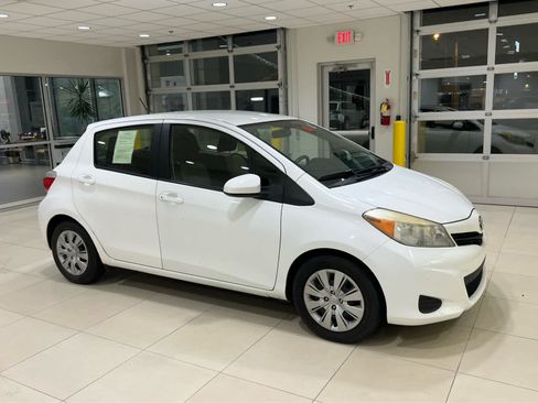 Used 2012 Toyota Yaris L FWD image 1