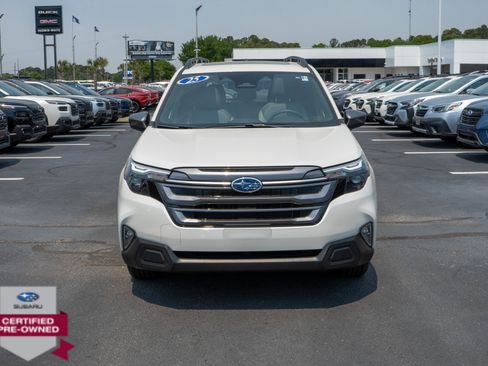Certified 2025 Subaru Forester Premium w/ Convenience Package #1 AWD/4WD image 8