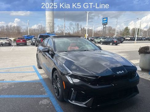 Used 2025 Kia K5 GT-Line w/ GT-Line Premium Package image 2