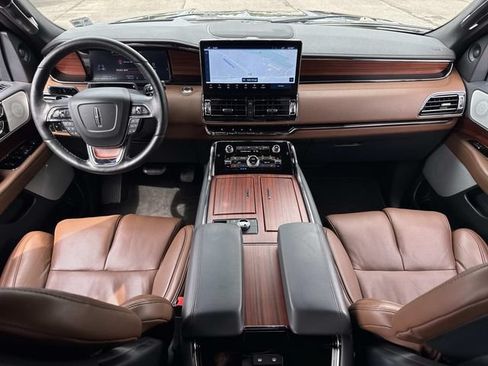 Certified 2024 Lincoln Navigator Reserve AWD/4WD image 21