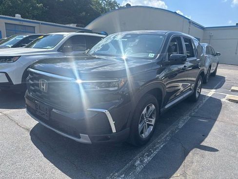 Used 2023 Honda Pilot EX-L image 3
