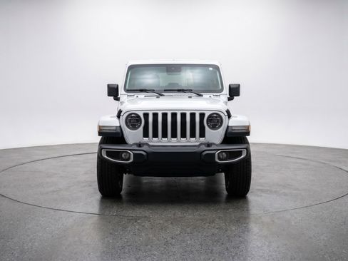 Used 2025 Jeep Wrangler Unlimited Sahara AWD/4WD image 2