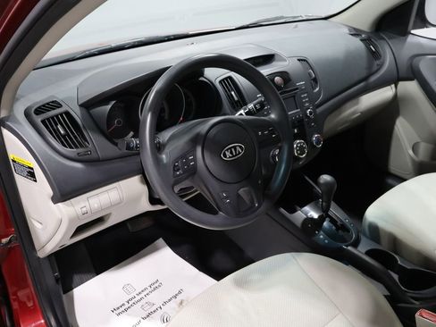 Used 2010 Kia Forte EX image 14