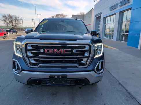 Used 2022 GMC Sierra 1500 SLT w/ SLT Premium Package image 3