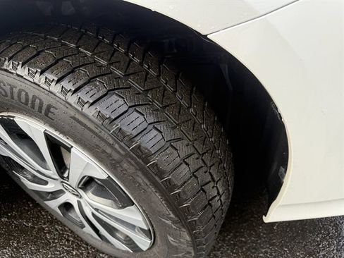 Used 2020 Toyota Prius Prime LE image 5