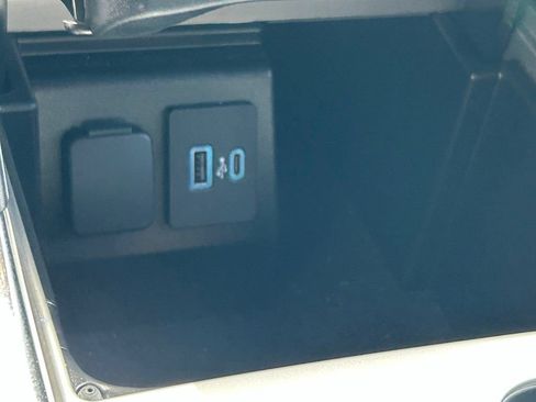 Used 2023 Ford Explorer XLT w/ Equipment Group 202A RWD image 20